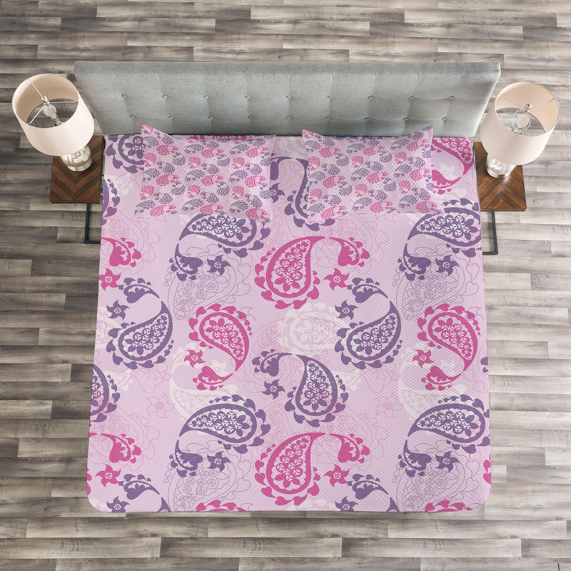 Traditional Paisley Coverlet, Queen Coverlet + 2 Shams