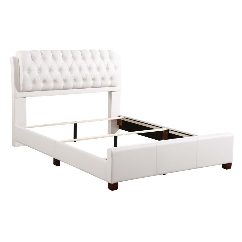 Lit rembourré Marilla de Glory Furniture avec polyuréthane capitonné de haute qualité, disponible en plusieurs tailles et couleurs pour un confort et un style personnalisés.