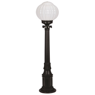 Élégante lampe sur pied pour l'extérieur, noir et blanc, 33,5 po x 9,1 po | Corps en ABS durable et capuchon en polycarbonate, douille E27 (40 W maximum), IP65 résistant aux intempéries | Parfait pour les patios traditionnels et industriels, design nostalgique