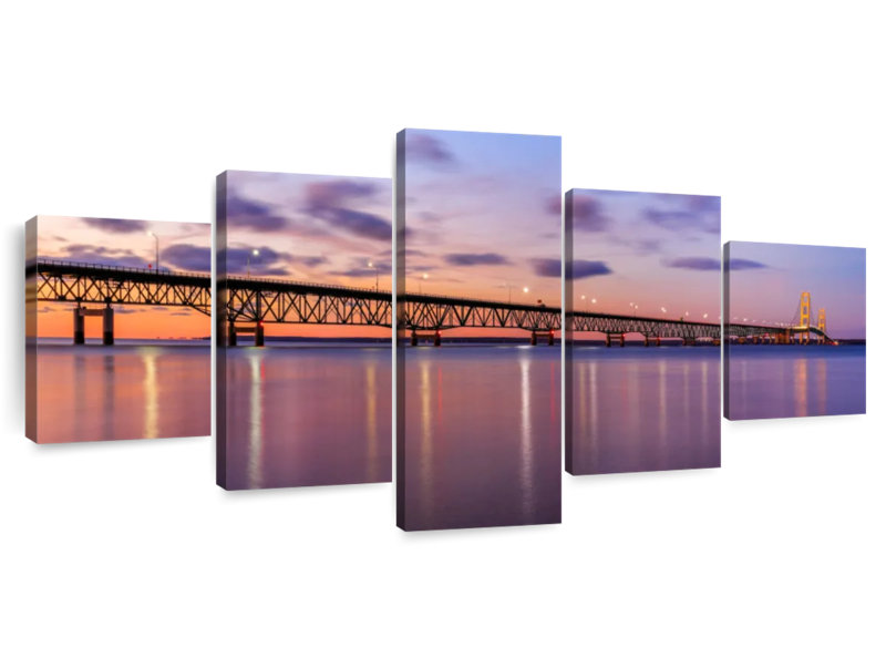 Pont Mackinac au crépuscule