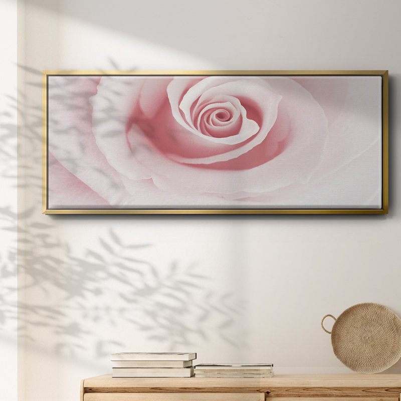 «Rose Embrace», toile encadrée, H 24 po x l 60 po