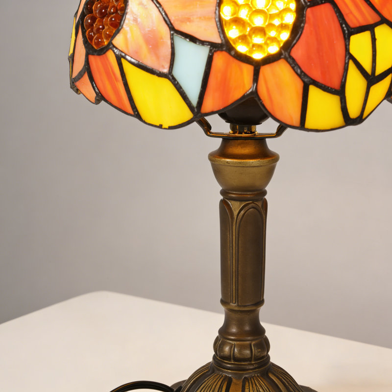 Lampe de table en verre coloré Tiffany de style tournesol, base en résine bronze antique, ampoule E26 chaude incluse, lumière d'appoint rétro