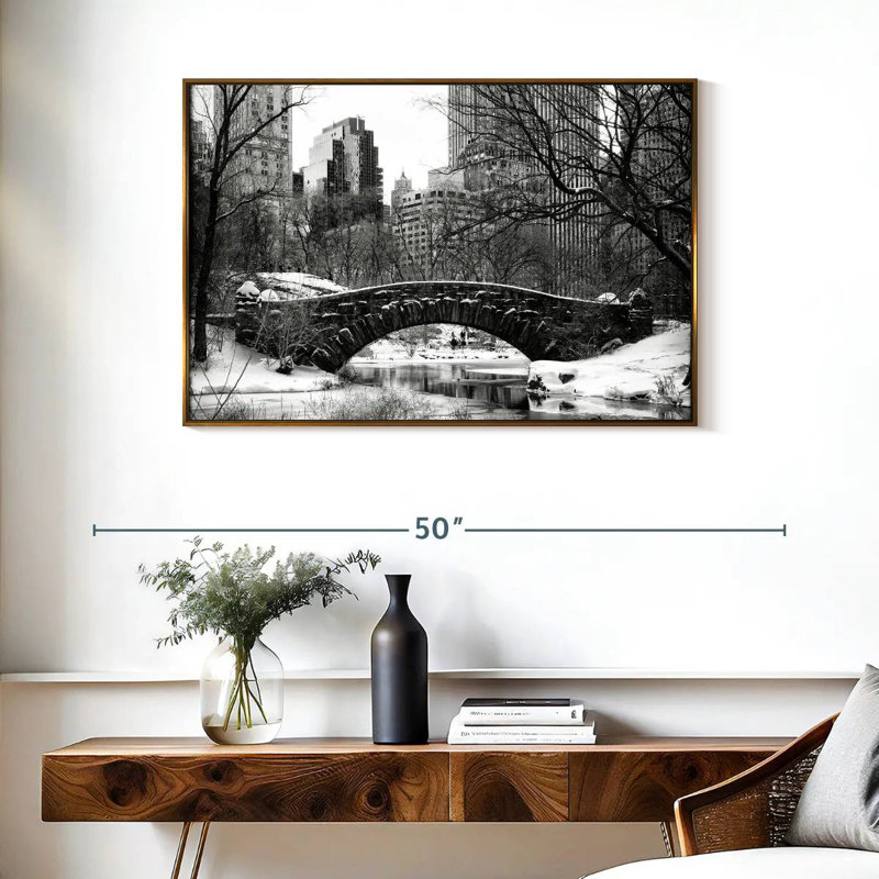 Central Park BW, Cadre flottant doré, 37 po x 25 po