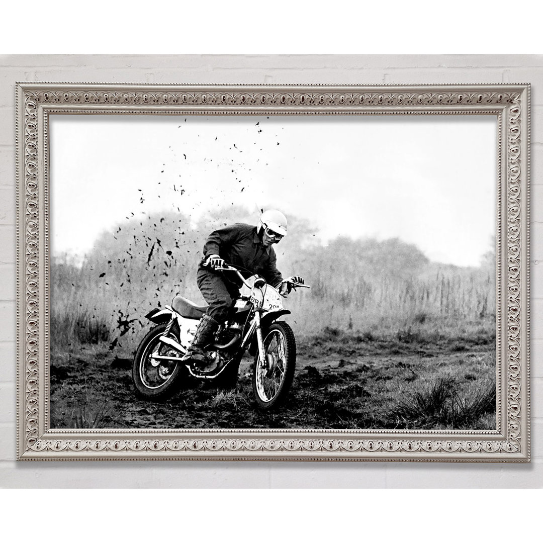 Motor Bike In The Mud B N W - Einzelne Bilderrahmen Kunstdrucke