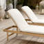 Chaise longue en bois avec coussin