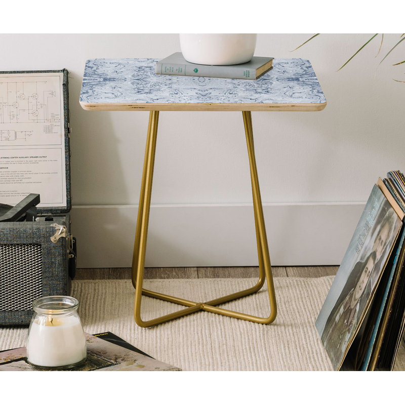 Table de bout à pieds croisés