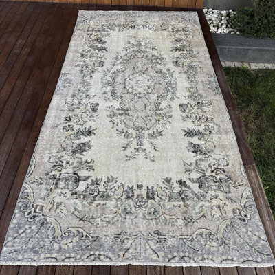 Imposant grand tapis turc beige rétro pour chambre à coucher avec zone tissée à plat ivoire dans un grand style bohème