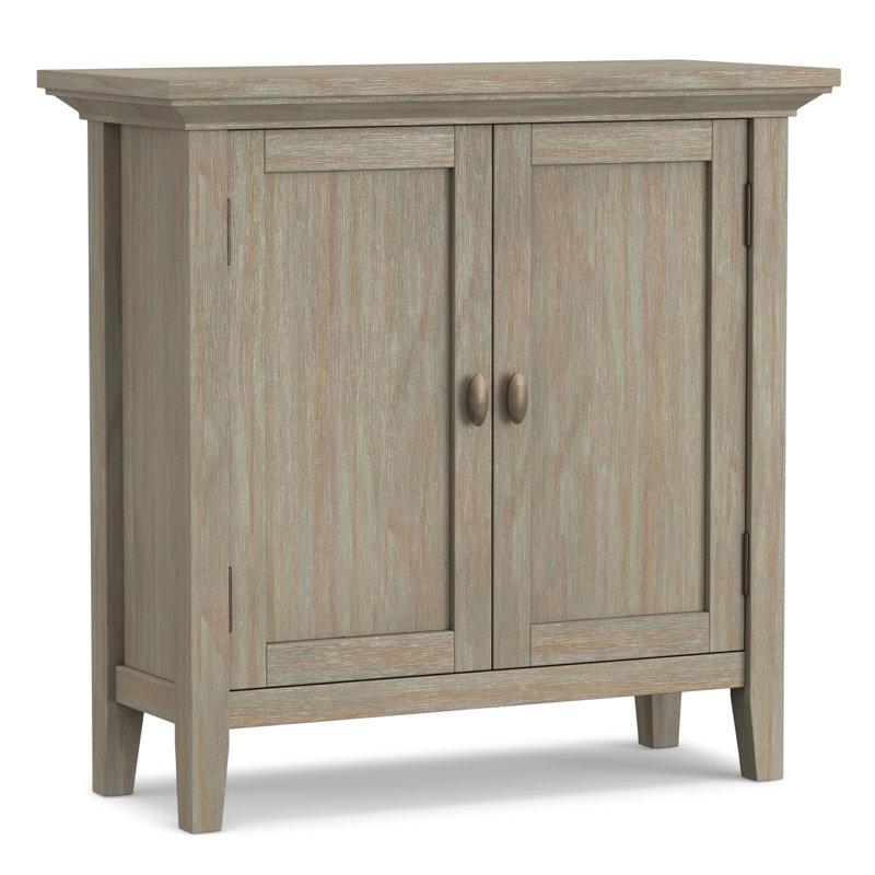Armoire de rangement transitionnelle en bois massif l 32 po avec tablettes réglables et plateau à rebords Redmond