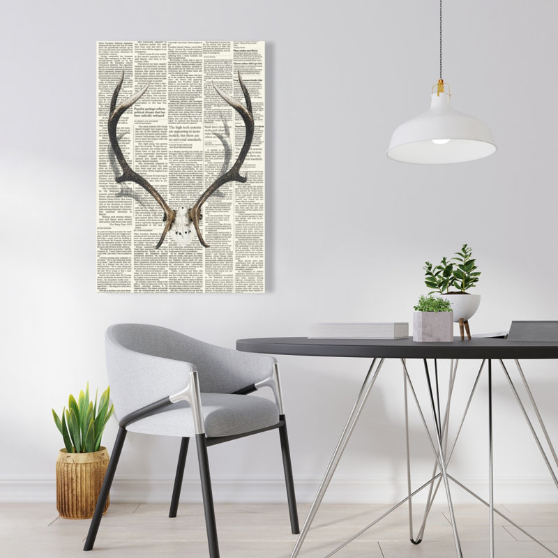 Toile cerf blanc | Cornes de cerf avec décor de journal