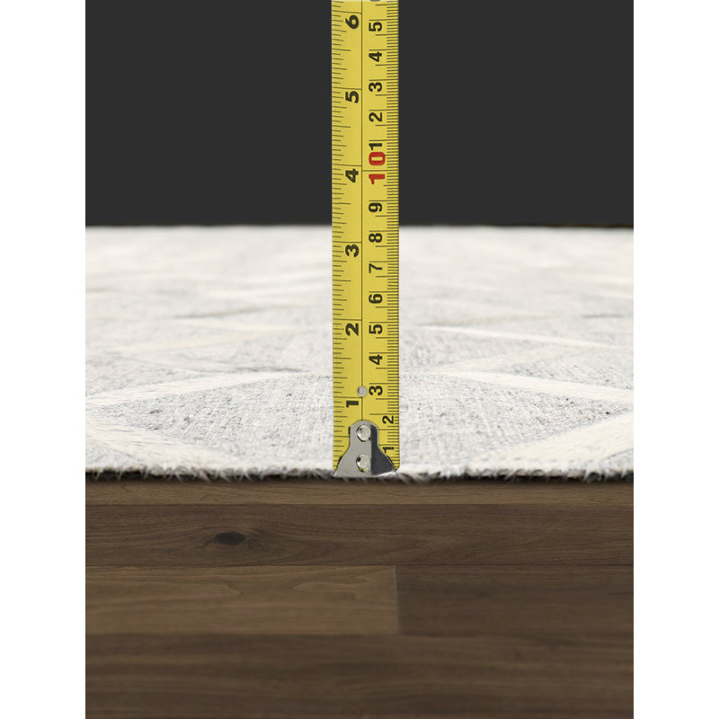Geometric Hand-Loomed Silk Silver/White/Black Area Rug, Rectangle 5' x 8'