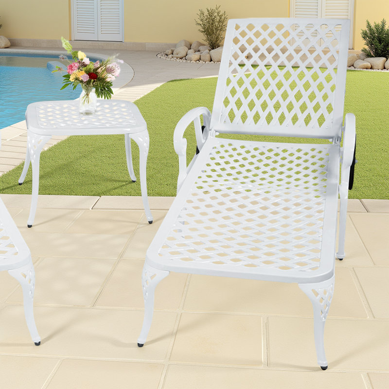 1-Piece Reclining Aluminum Lounge Chair with Wheels,Weatherproof Outdoor Patio Chair for Poolside, White
