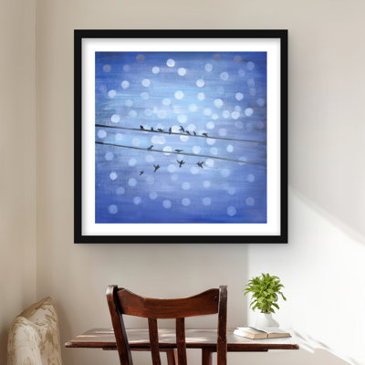 «Birds on Glittering Blue Sky - Scenic Animals», reproduction encadrée