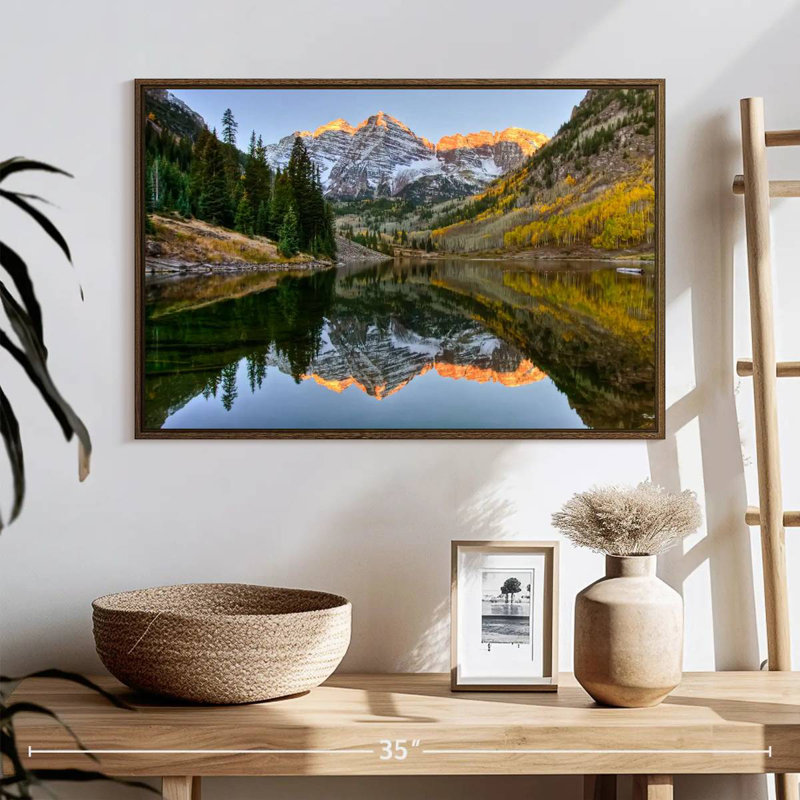 Maroon Bells Autumn Glow, 25 po x 17 po, Cadre flottant en noyer