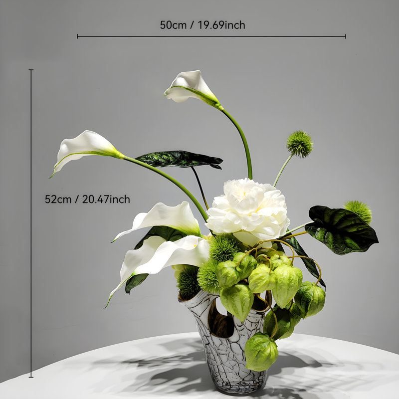 Ornements de fleurs simulées