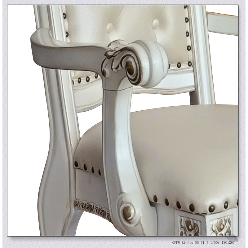 Élégants fauteuils à dossier capitonné beige et perle antique (ensemble de 2) pour les intérieurs traditionnels et modernes