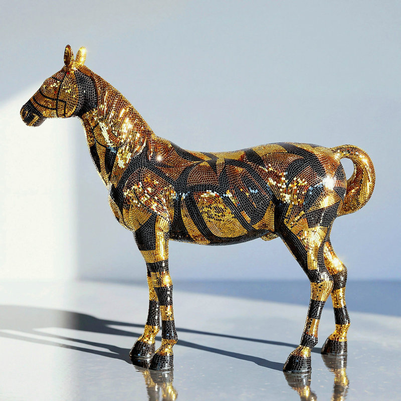 Statue de cheval Handmat Lifesized avec extérieur miroir en or et en diamant noir, décoration intérieure