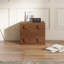 Console multimédia 22,83 po Wiley, bois massif brun avec évent, table d'appoint, tables de chevet