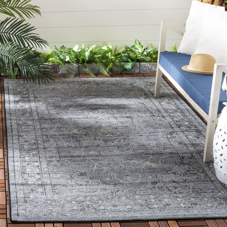 Cummington Oriental Black/Cream Area Rug