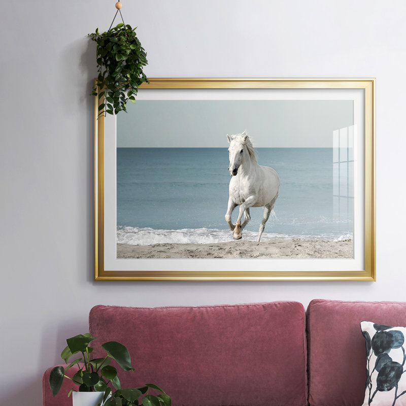 Camargue Beach Horse encadré sur papier, Or, H 15 po x l 21 po x P 1,5 po