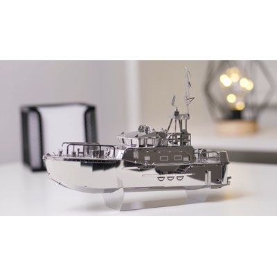Figurines & Sculptures