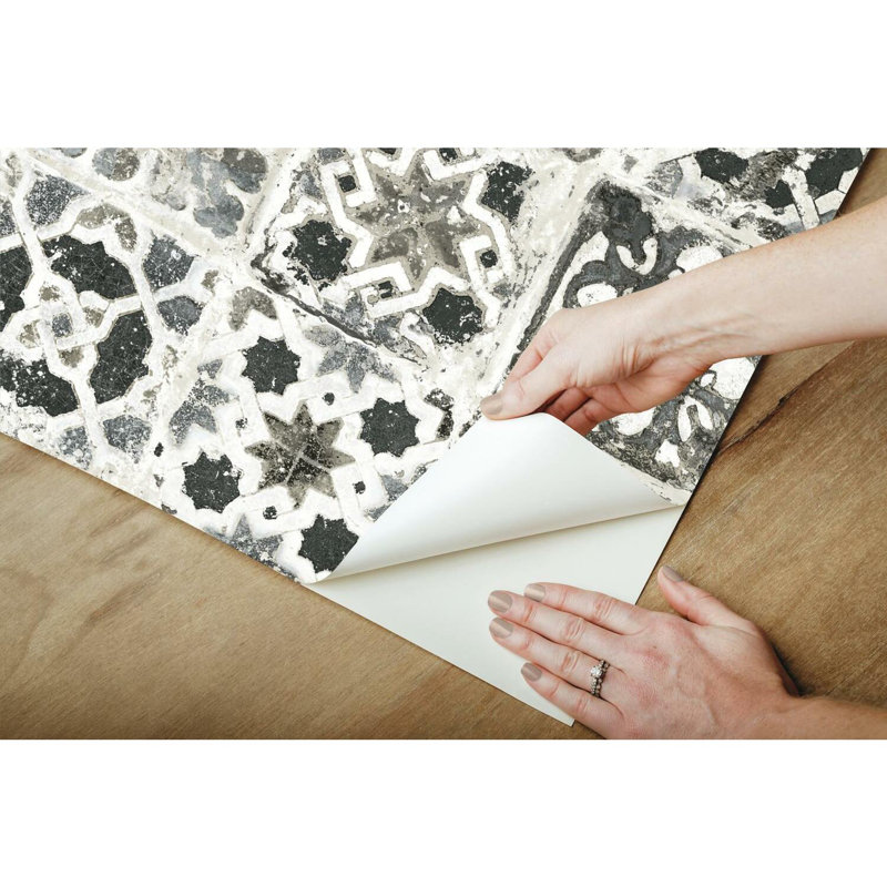 Rouleau de papier peint adhésif L 20 pi x l 27 po Encaustic Tile, Noir