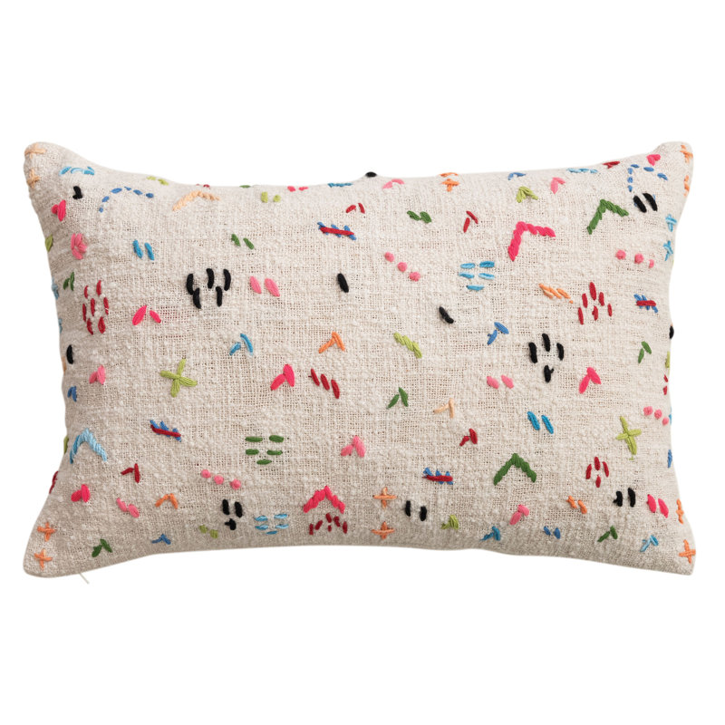 Coussin en coton brodé à la main