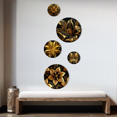 Golden Lily on Black II - Floral Lily Metal Wall Décor