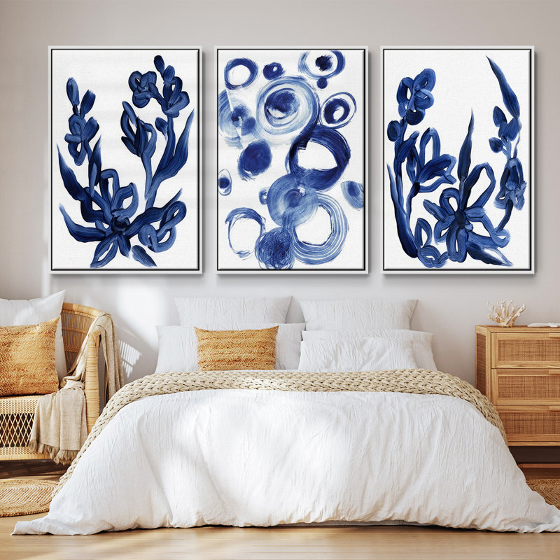 Indigo en fleurs I 3 pièces, Cadre blanc, H 27 po x l 54 po