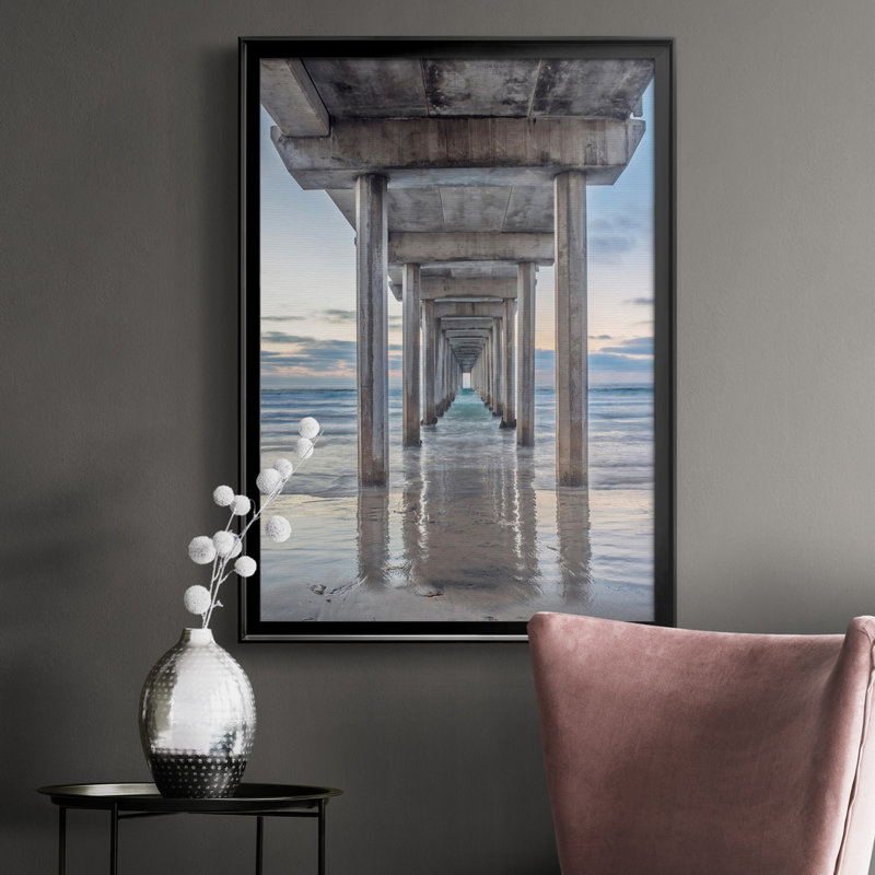 Scripps Pier - Peinture sur toile encadrée, H 26,5 po x l 36,5 po x P 1,5 po, Noir