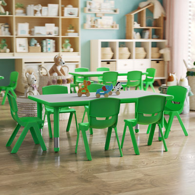 Ensemble de table d'activité et de chaises en plastique pour enfants de sept articles Goddard