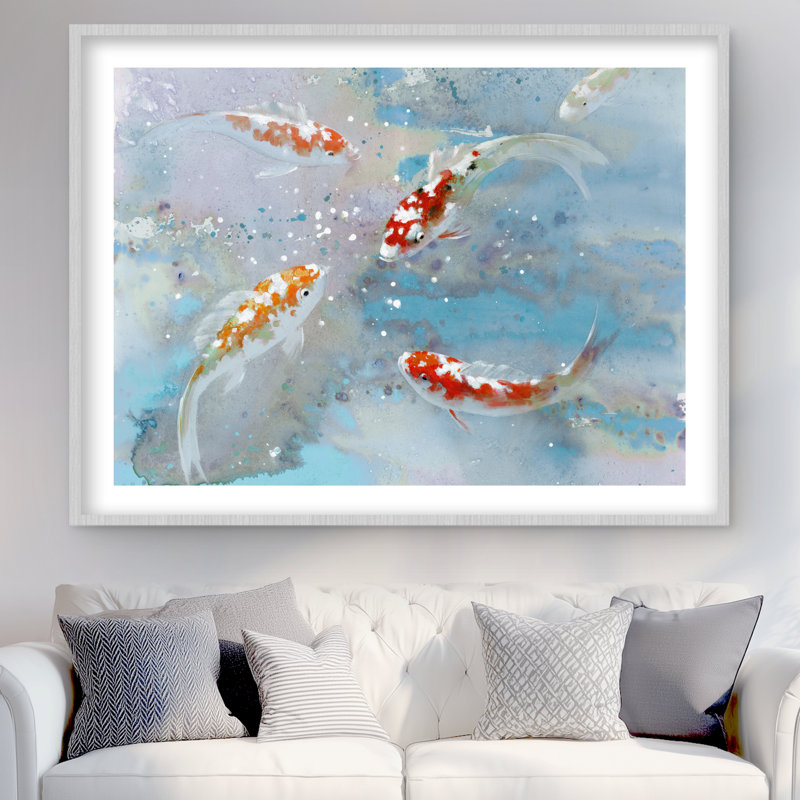 Poisson koi nageant dans l'eau bleue | Animaux de compagnie, reproduction encadrée bleue