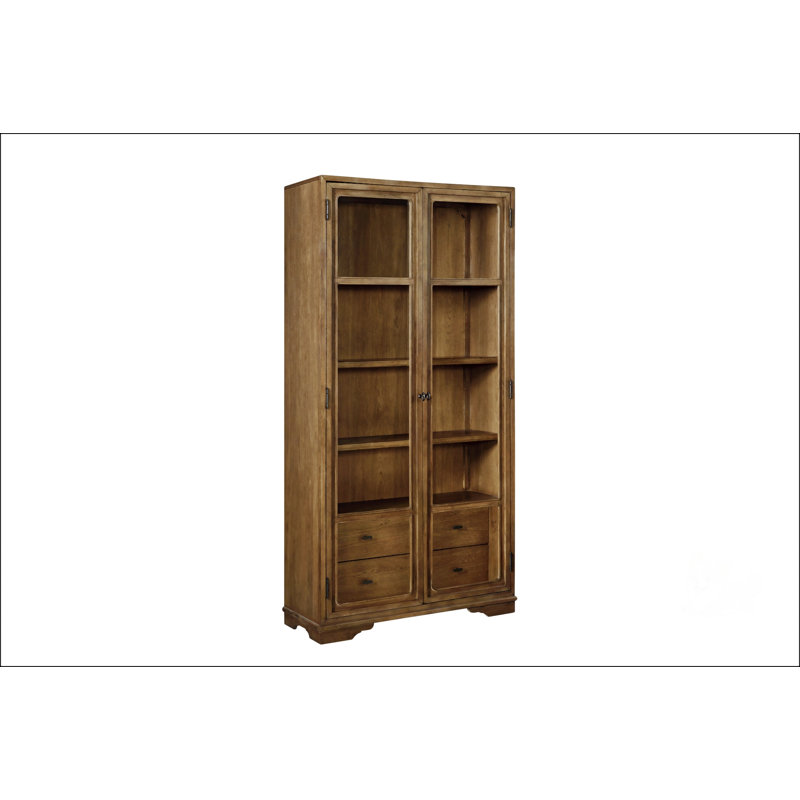 Grande armoire de présentation avec portes en verre et plusieurs tablettes pour un rangement et une organisation élégants