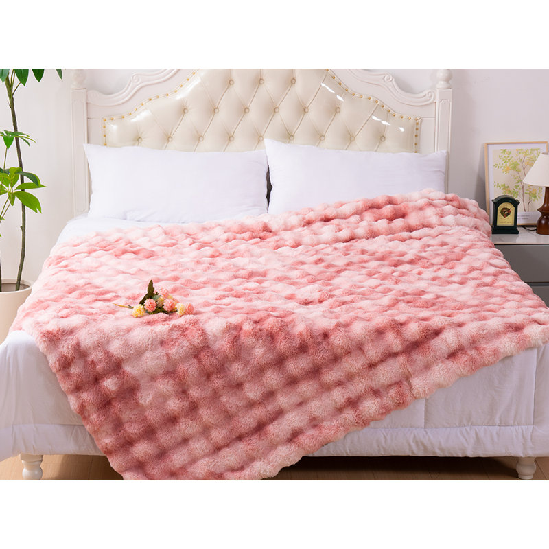 Cozy and Comfortable Faux Fur Blanket A soft, plush blanket perfect for sofas, featuring a fluffy, thick, and plush texture. Ideal for sofas, bedrooms, and living rooms.