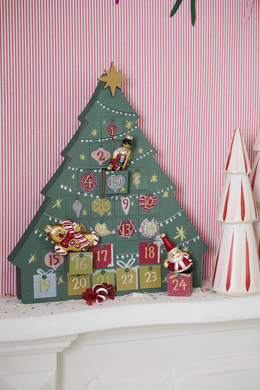 Arbol Advent Calendar 17.25"x 2.25"x 19.25"