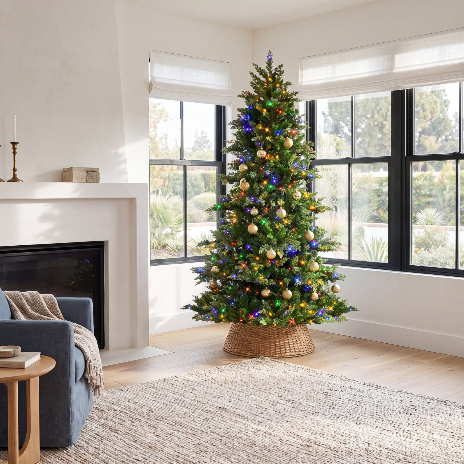 7.5' Pre-Lit Spruce Christmas Tree