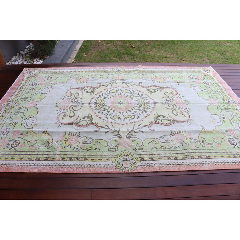 Tapis turc rétro à motif floral idéal pour le salon ou la chambre à coucher
