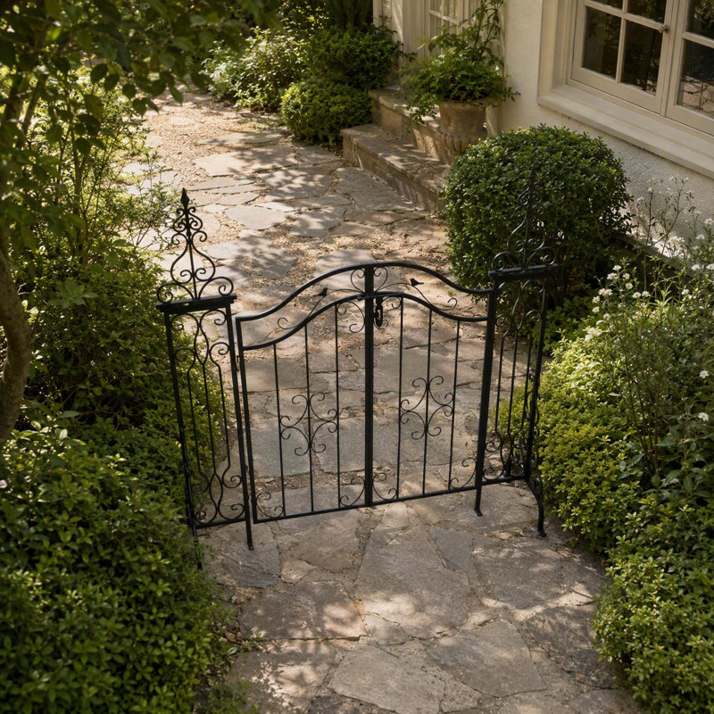 Portail de jardin en fer forgé noir orné de volutes et d'un oiseau décoratif, 120 x 120 cm, double porte décorative avec fixations sécurisées, portillon autoportant de style vintage en métal pour jardin, terrasse ou allée.