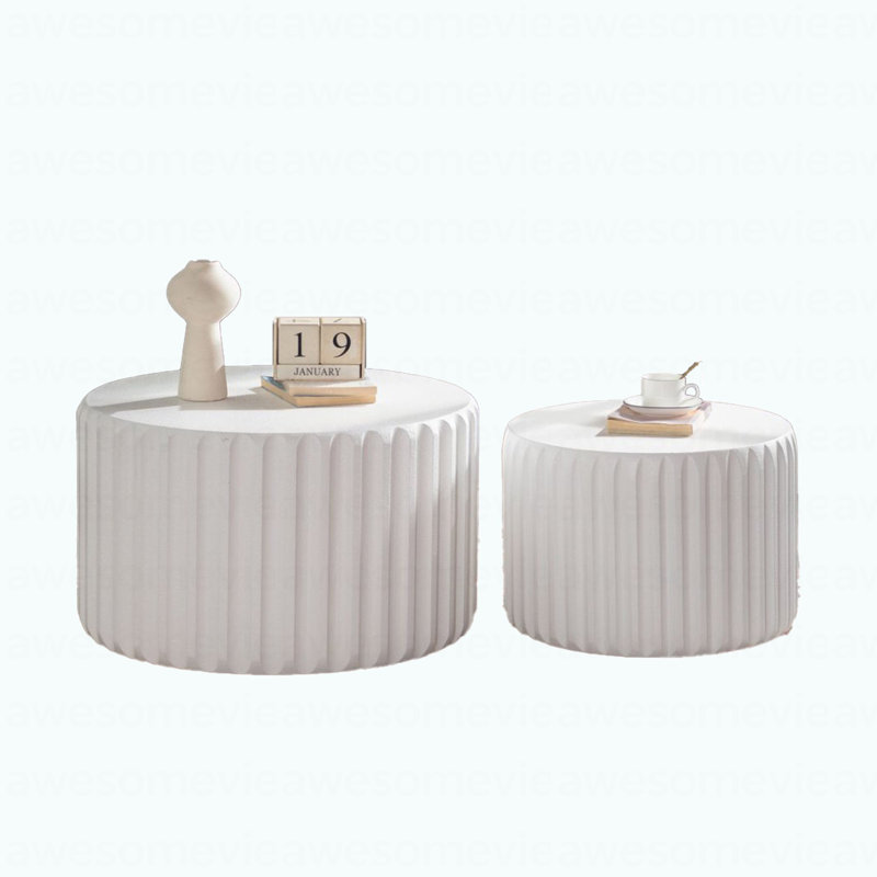 Ensemble de tables basses rondes festonnées blanches