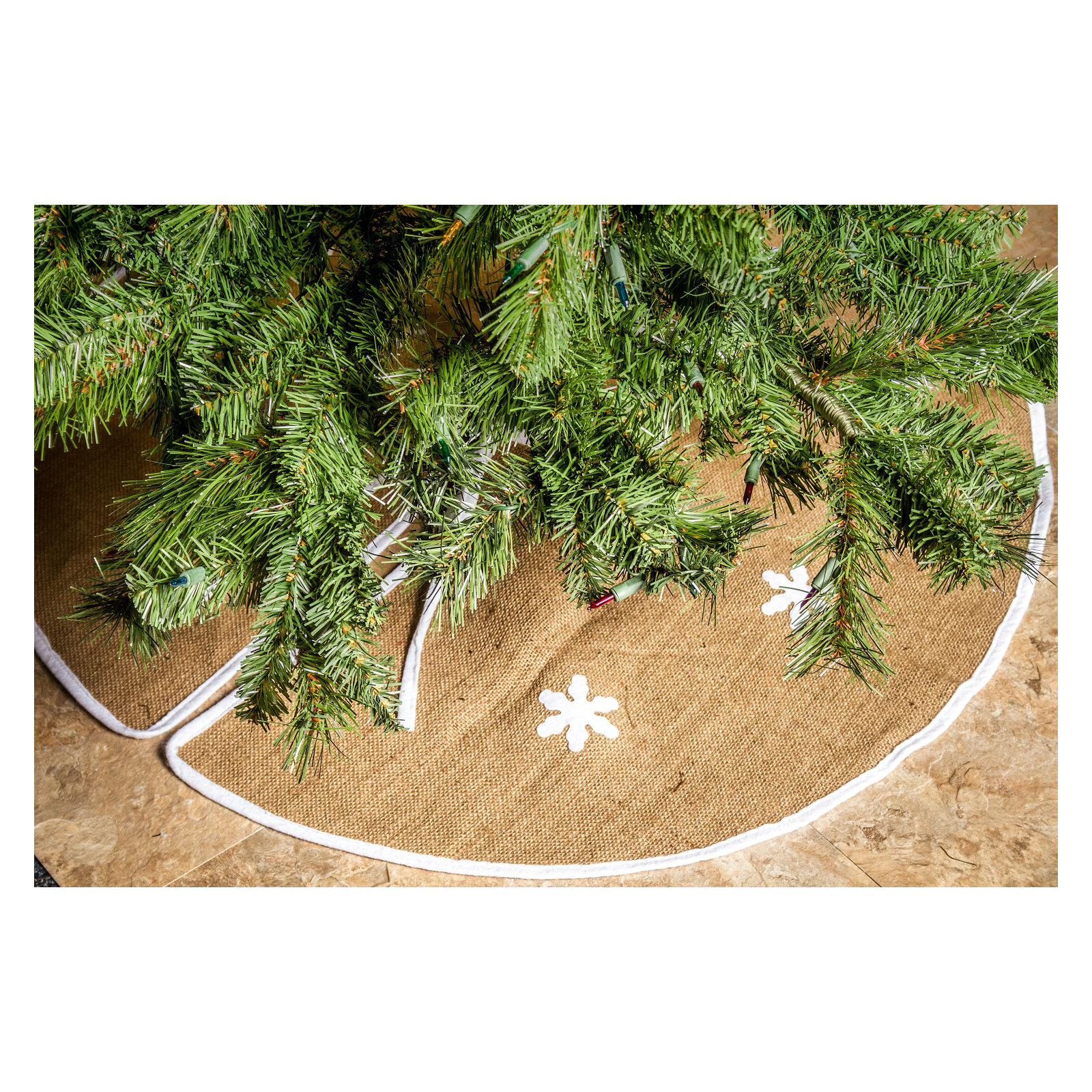 The Holiday Aisle Snowflakes Tree Skirt