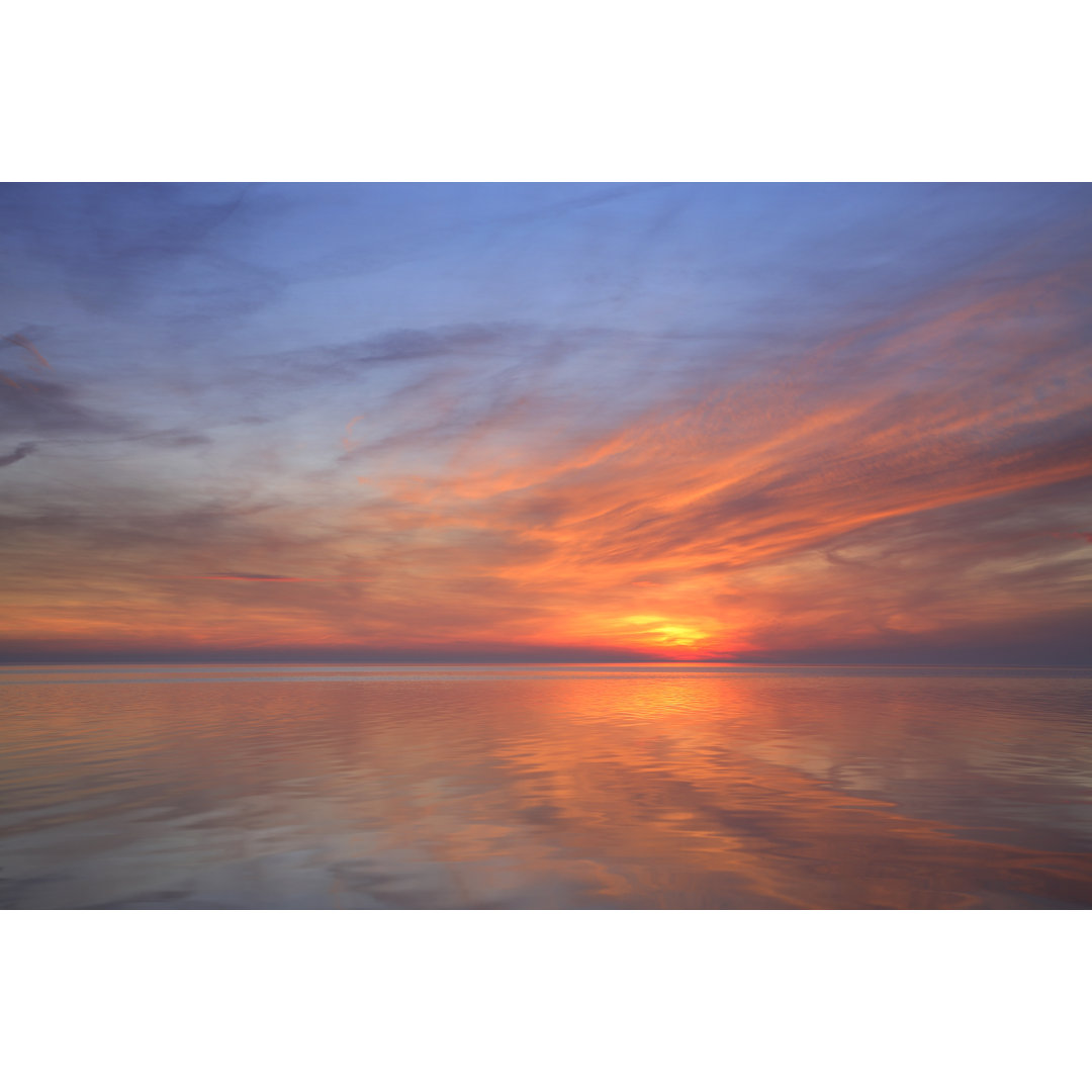 Sonnenuntergang an der Küste von AVTG - Druck auf Leinwand ohne Rahmen