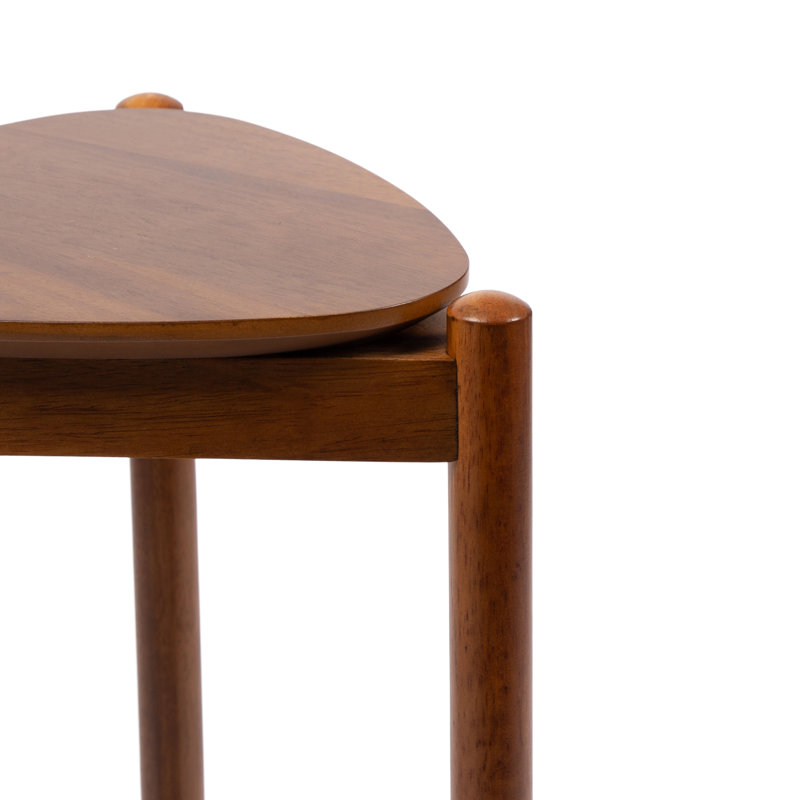 Table d'appoint à niveaux triangulaire Knowlton, Noyer / brun noyer, Noyer, Walnut Brown