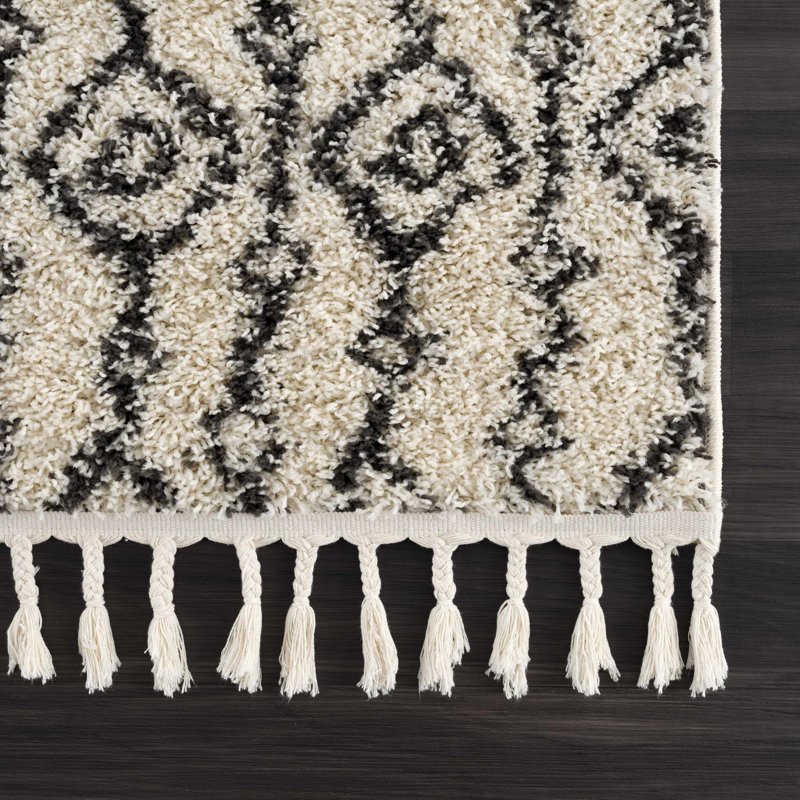Tapis marocain beige à poils longs Makassar, Rectangle 6 pi 7 po x 9 pi