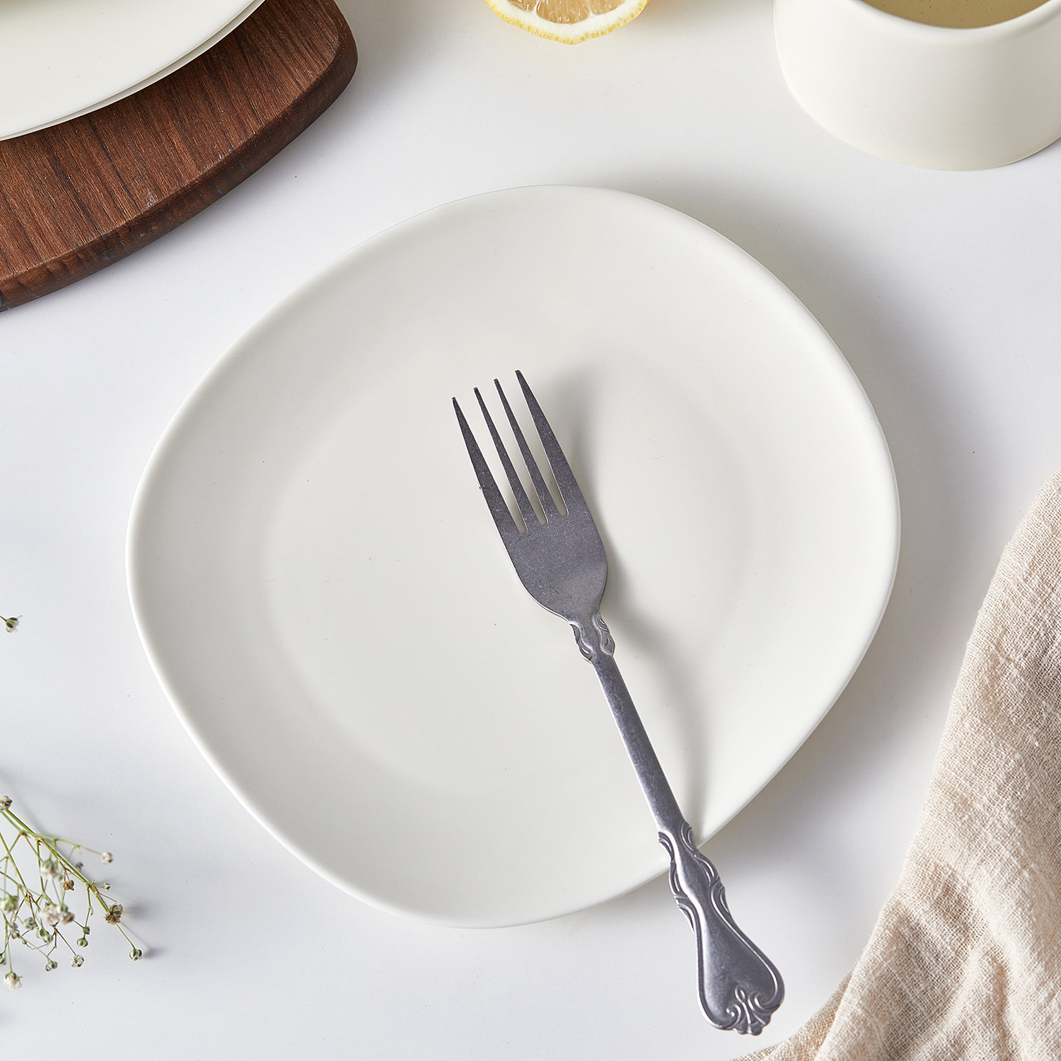 Delilah 8" Porcelain Salad Plate, Cream