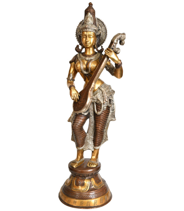 Grande déesse debout Saraswati
