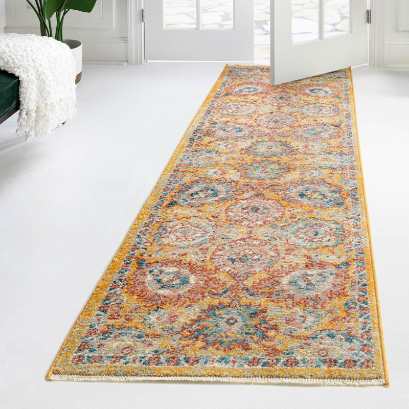 Tapis jaune à motif floral Akira, Tapis de couloir 2 pi 7 po x 10 pi 2 po