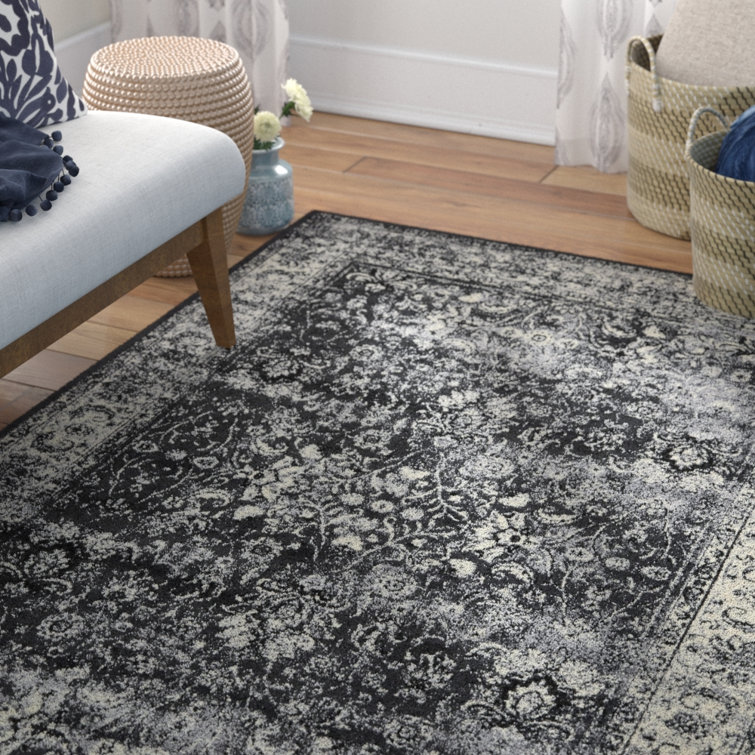Yareli Oriental Indoor Rug