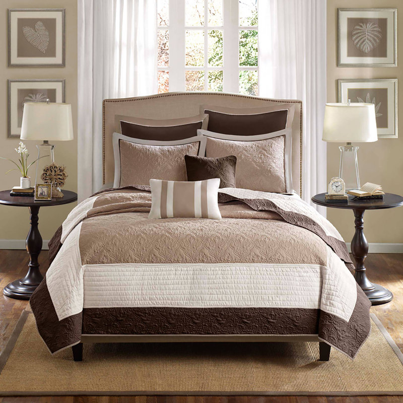 Ensemble de courtepointe pour lit double / grand lit 7 pièces Attingham, Couvre-lit double / grand + 4 taies décoratives +