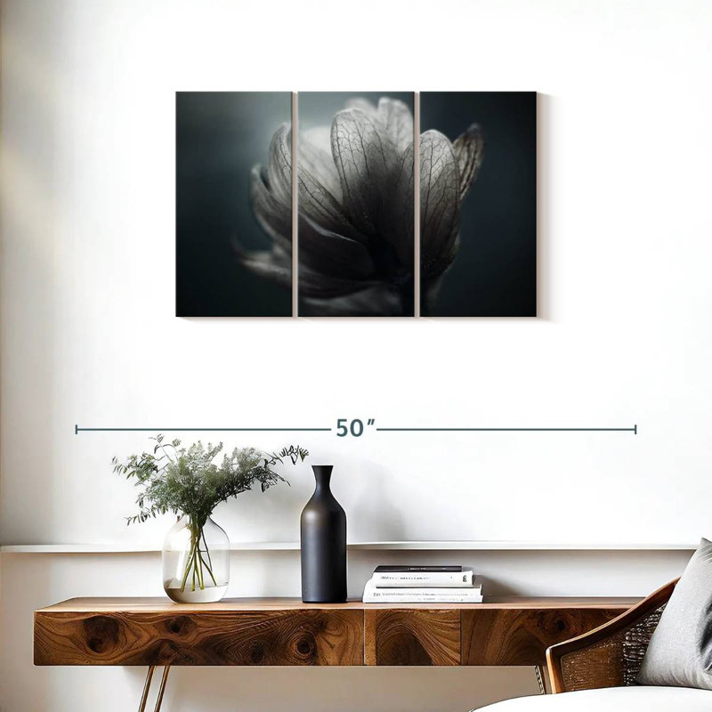 Harnek Luminous Flower, 20" H x 33" W