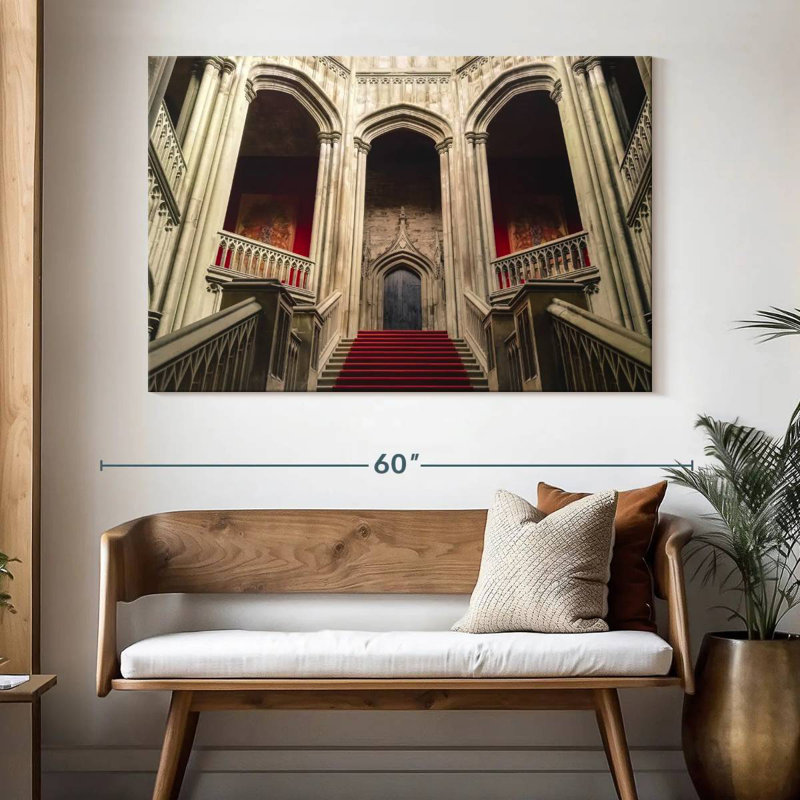 Grand escalier Old Castle, H 34 po x l 51 po