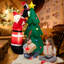 Arbre de Noël et père Noël gonflable